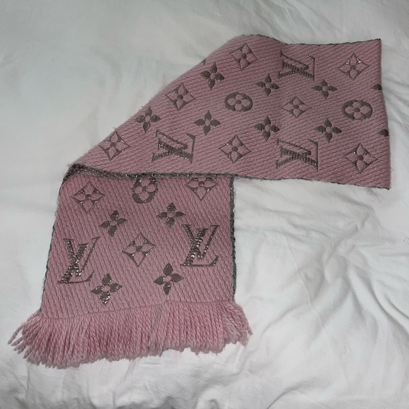 Pink and metallic Louis Vuitton scarf - Picture 4 of 5